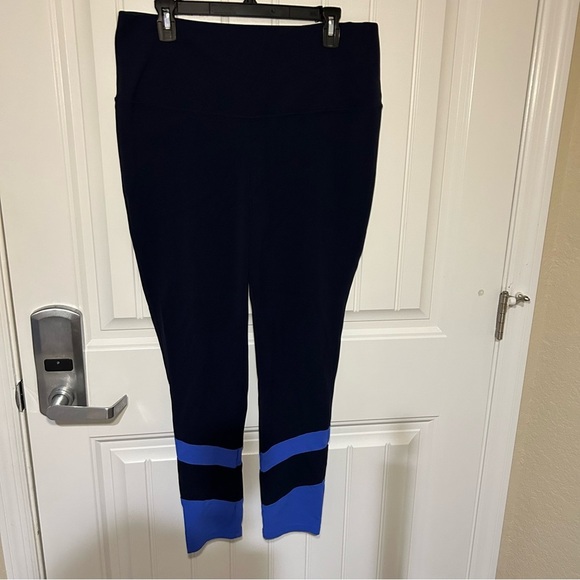Chico’s Zenergy Navy Blue Color-block Leggings Size 12/14 - Picture 2 of 9